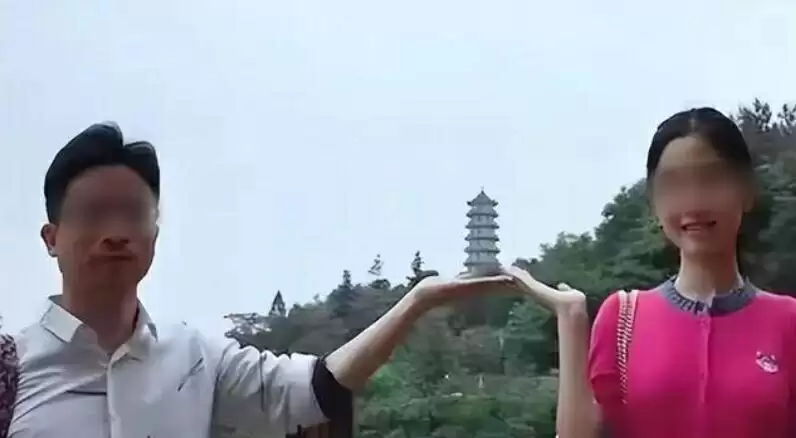 苏享茂与翟欣欣合影