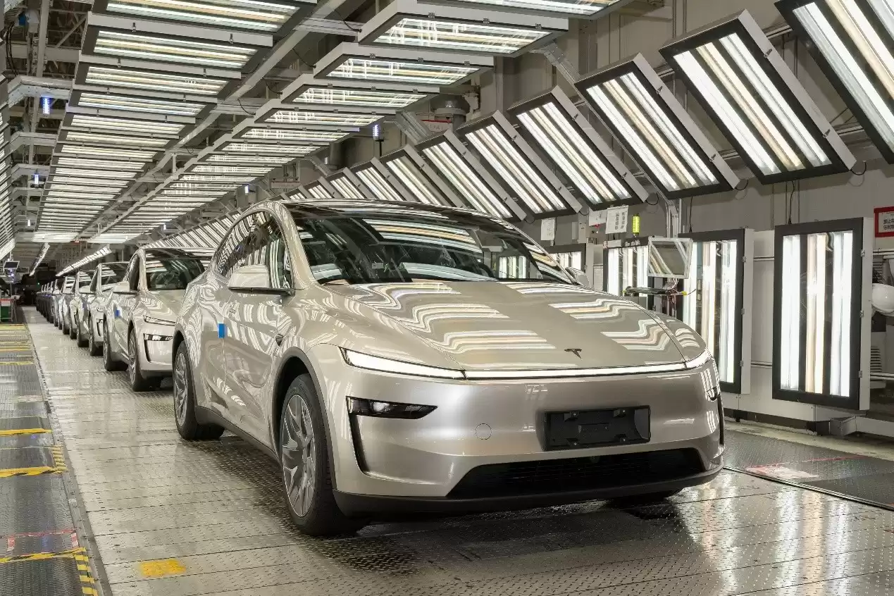 特斯拉亮相2025电博会:帮助人类加速迈向可持续的富足时代