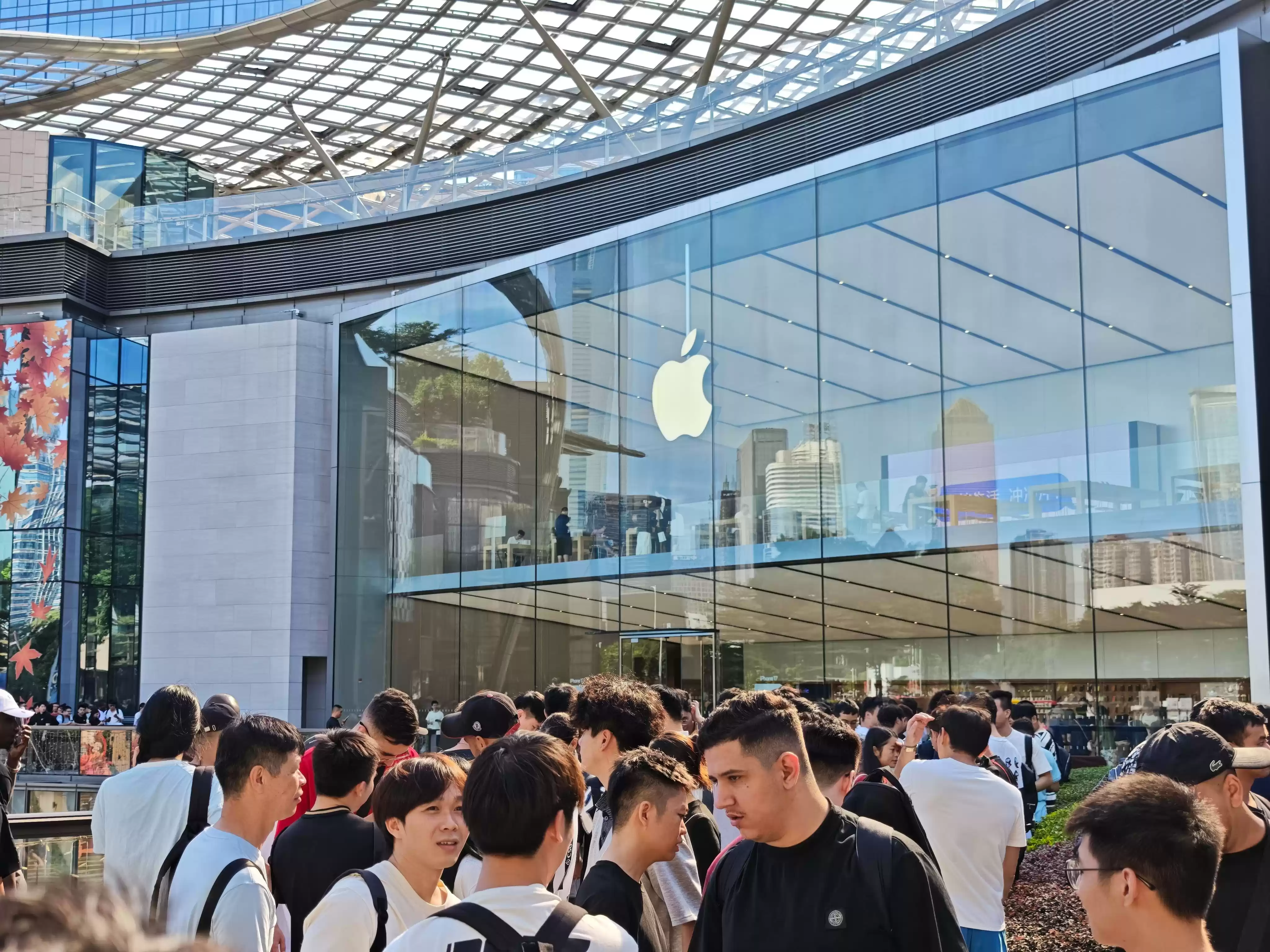 iPhone17发售现场