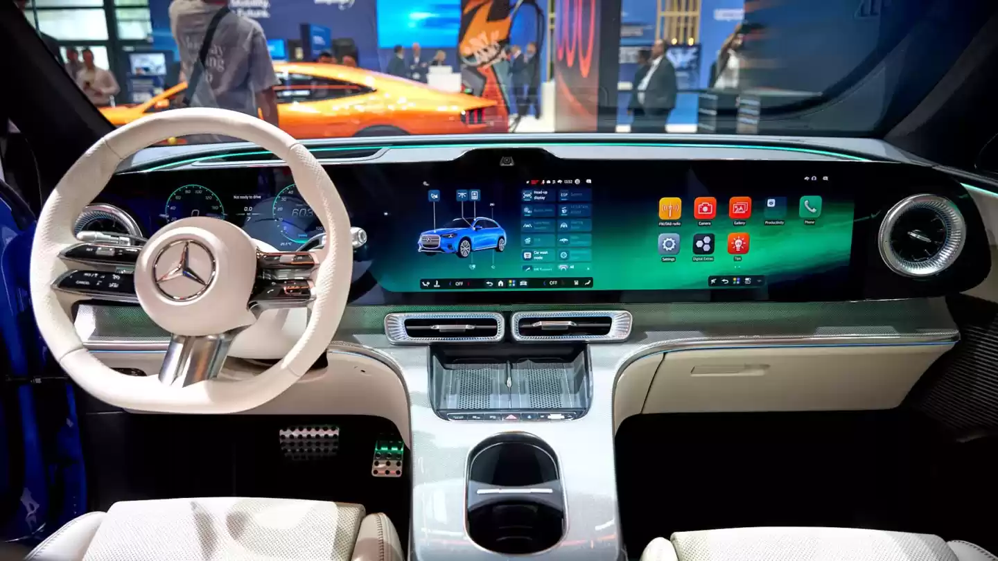 奔驰重回物理按键：平衡智能与实用