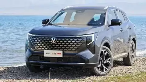 长安第四代CS55PLUS上市：全新设计语言，智能科技与高效动力完美融合