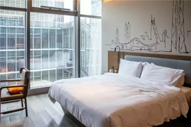 从“功能智能”到“情感智能”：TCL如何定义智慧酒店新范式？