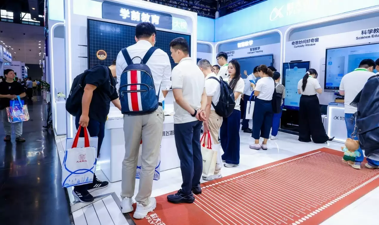 阿尔法蛋学前教育数字化解决方案亮相2025亚洲教育装备博览会