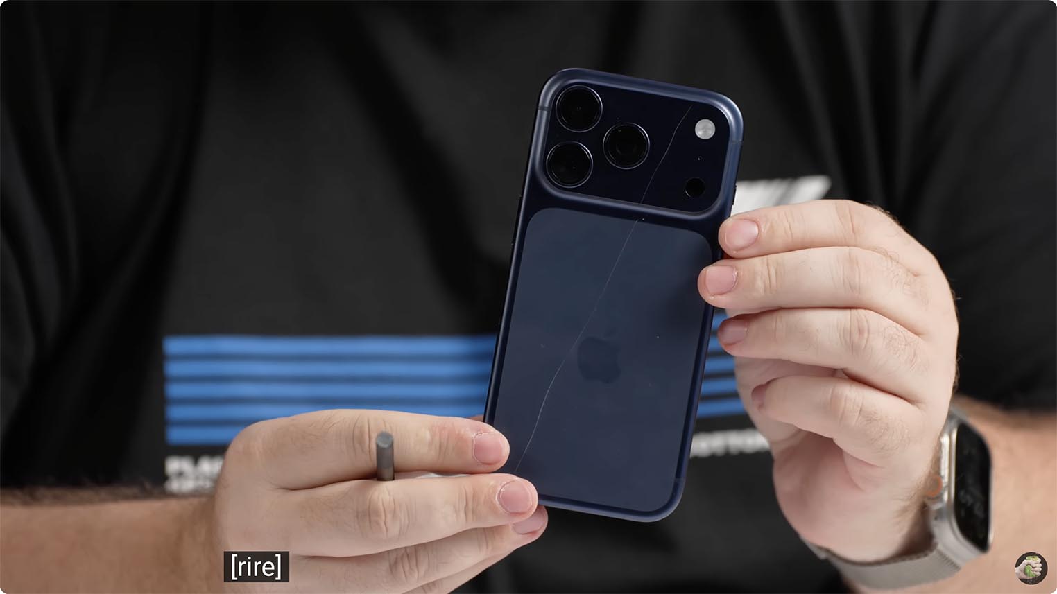 iPhone 17 Pro深蓝色版划痕问题凸显,Max机型同样受影响