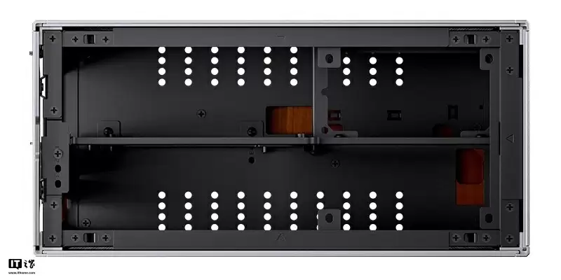 乔思伯 ITX 机箱 T9 开售:实木底座 + 铝制面板 + 可调中框,799 元