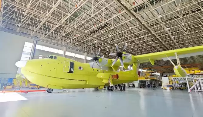 国产自研大型水陆两栖飞机，AG600