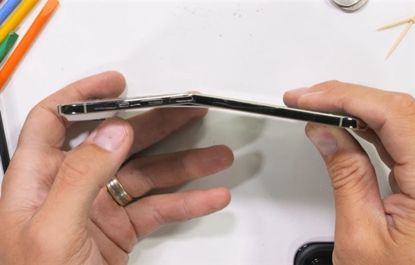 首次！5.6毫米机身iPhone