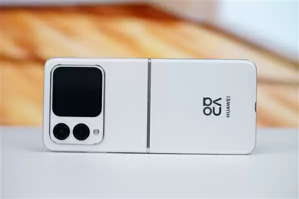 华为全新小折叠nova