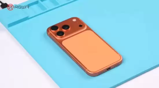 iPhone 17 Pro拆解：散热升级、可维修性提升与设计新挑战