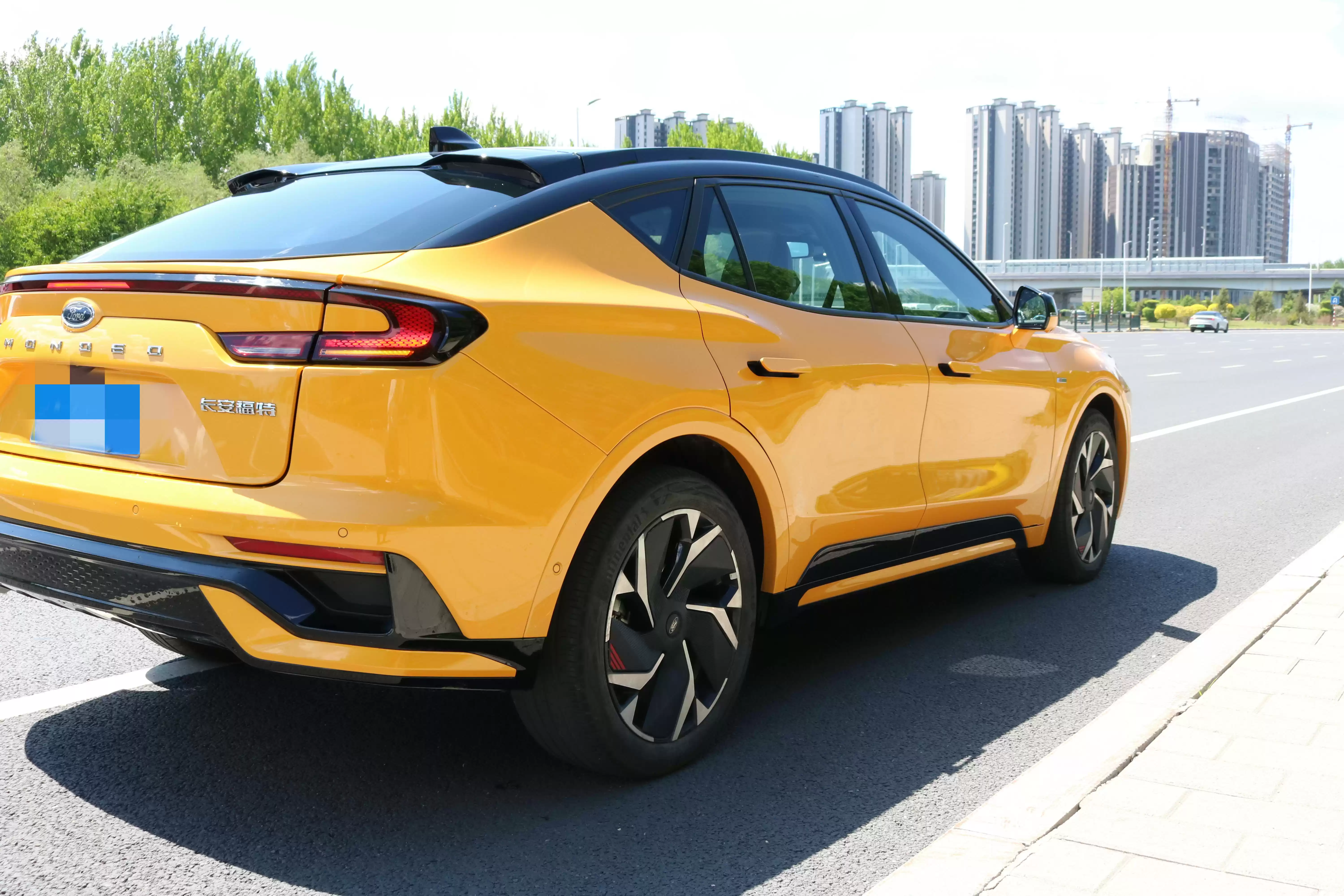 蒙迪欧运动版内饰空间