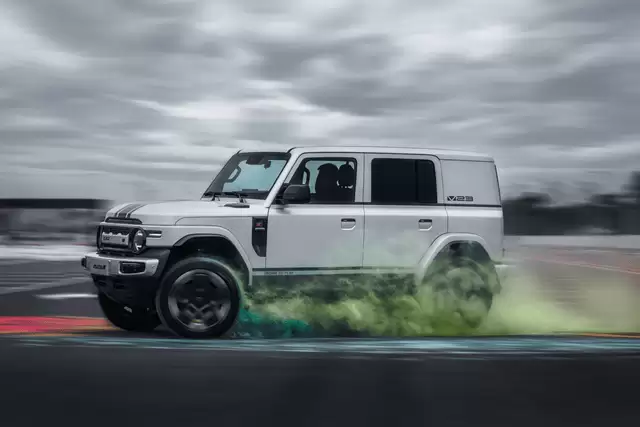 超级V23内饰设计