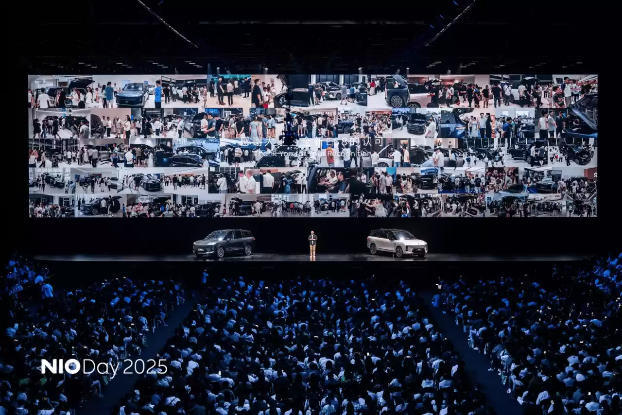 蔚来ET9与ES8新品展示