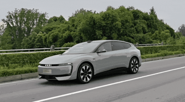 有槽点、没法装B 但我还是被这台20多万的奥迪爽到了！