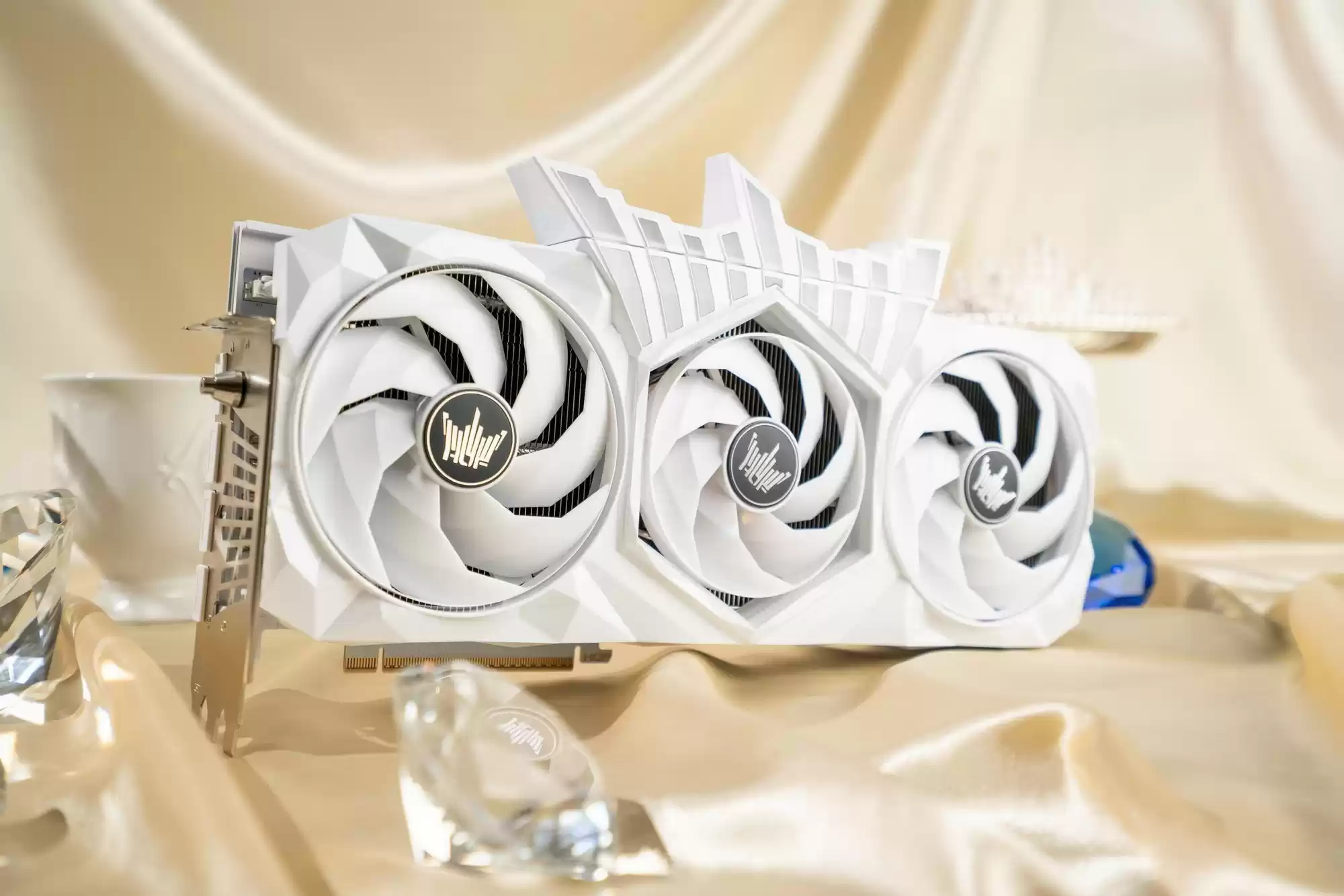 《无主之地4》刷宝射击王者依旧巅峰，影驰RTX5080