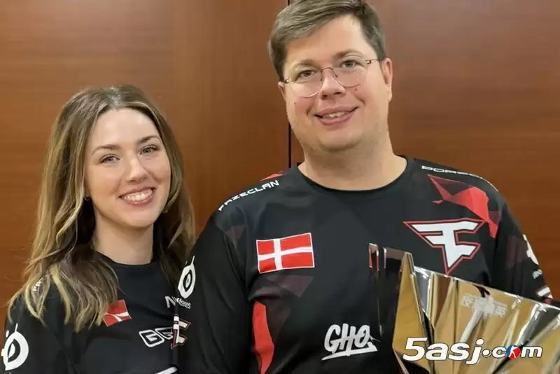 karrigan妻子：是主办方硬要采访jcobbb，队友们想替他去