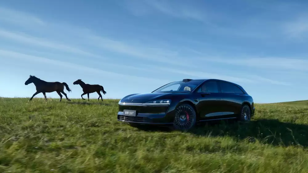 享界S9T实车展示