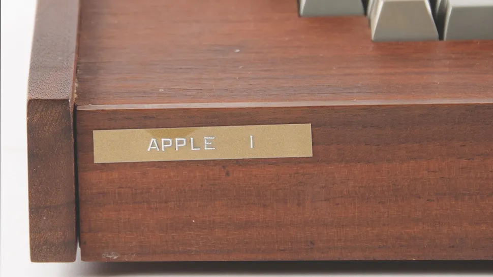 苹果初代Apple-1电脑拍出47.5万美元，成交价超预期60%