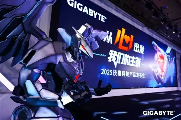 技嘉秀出六大肌肉!锐龙X3D打鸡血、DIY进入3.0新时代