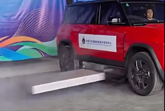 电池热失控可秒弹射?新技术引热议