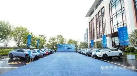 阿维塔千辆交车背后：华为赋能智能出行新篇章