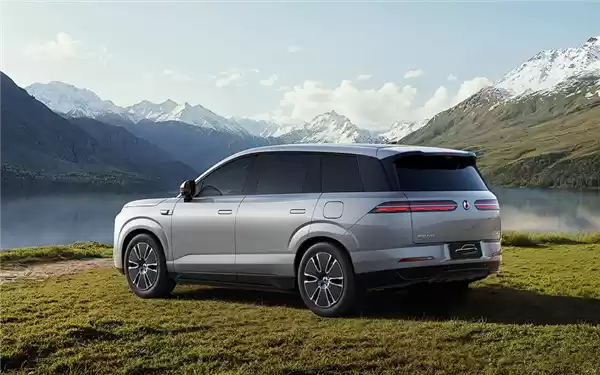 全系三电机四驱