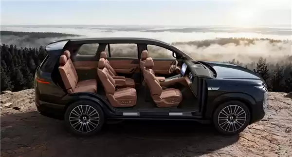 全系三电机四驱