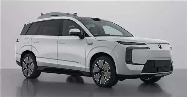 全系三电机四驱