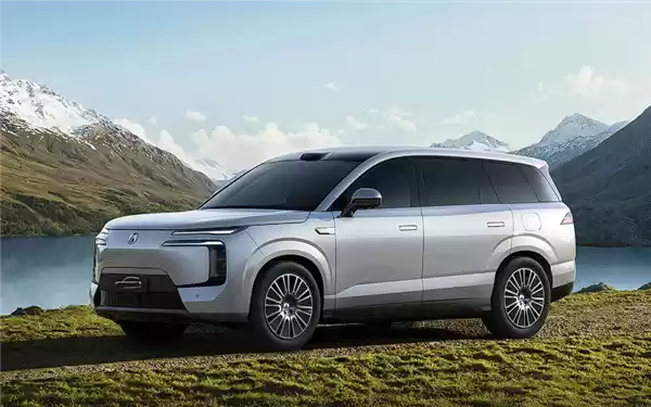 全系三电机四驱