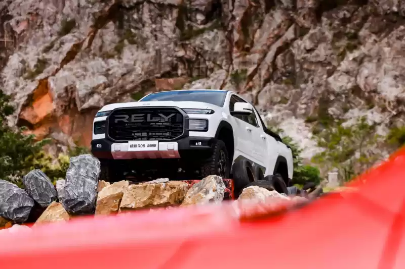 威麟R08定制版车型