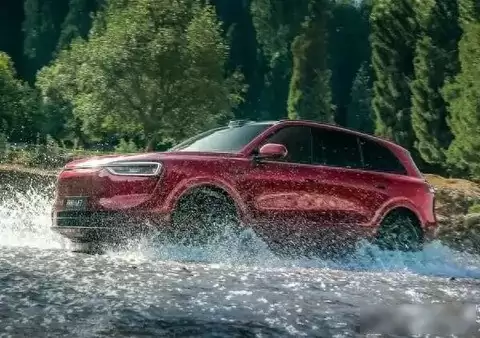 鸿蒙智行新车发布在即:问界M7与尚界H5曝光,预售订单逼近40万