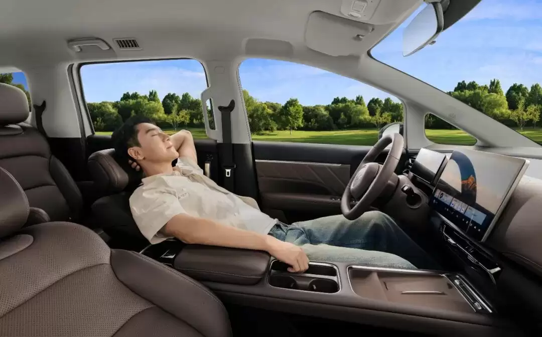 同级唯一电动侧滑门:五菱星光