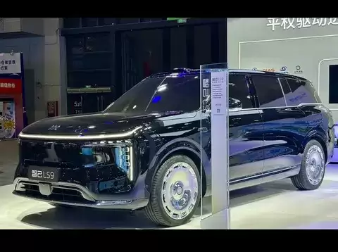 智己LS9实车首秀工博会，低调亮相引关注
