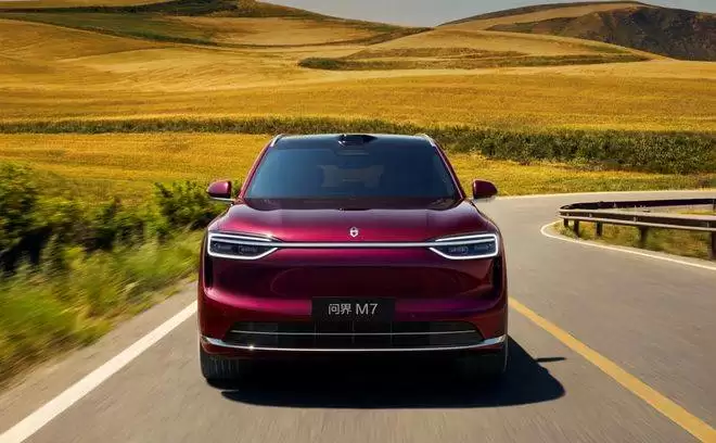 全新问界M7外观