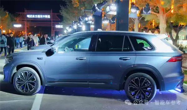 智能油车新卷王！10万预算闭眼选 高速NOA已标配 这很吉利