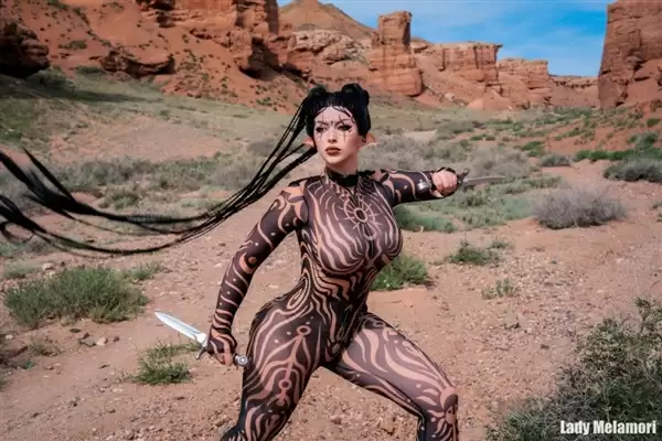 国外美女Cos《上古卷轴》女猎手艾拉