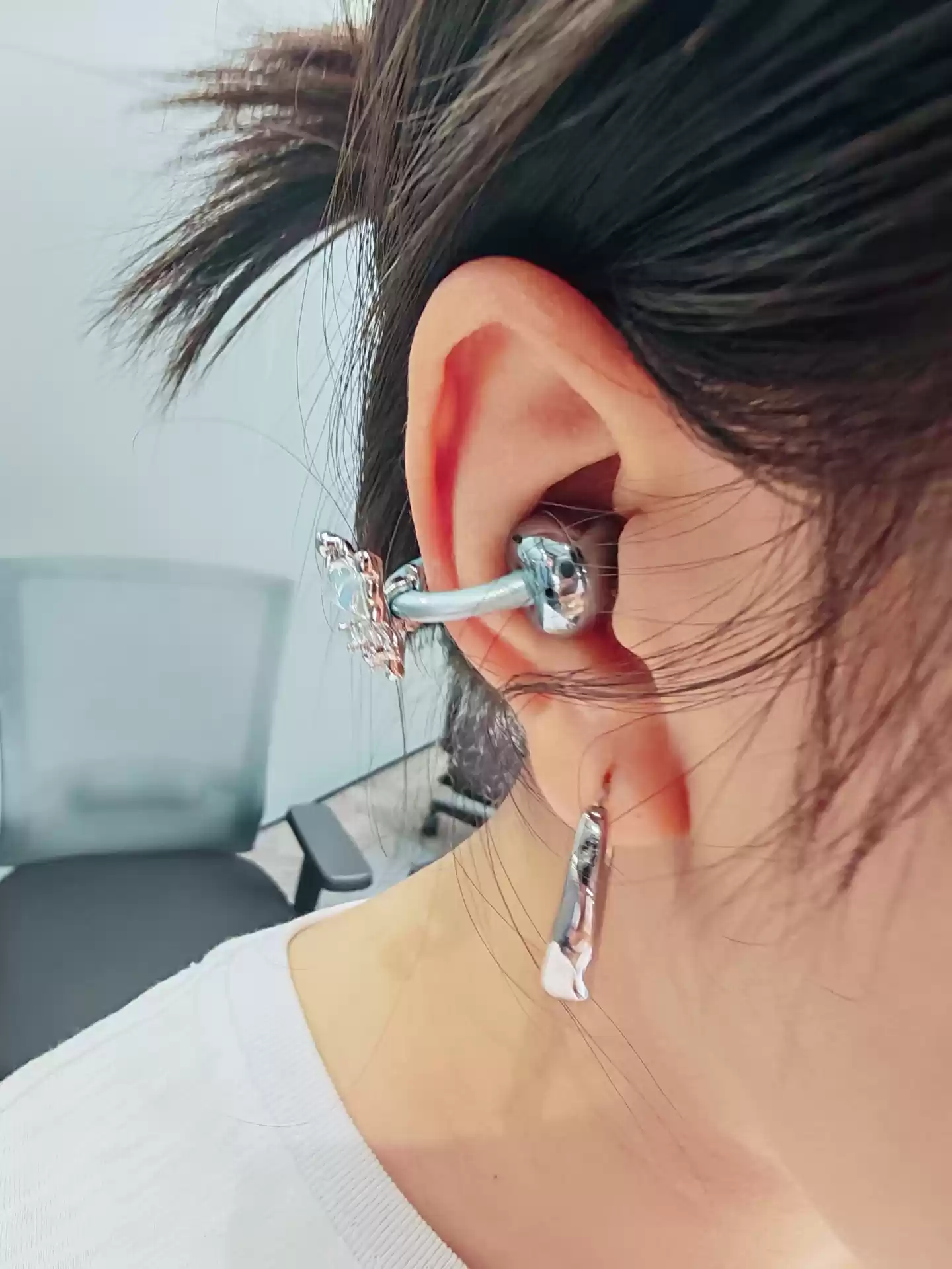 荣耀亲选耳夹式耳机 2 哆啦 A 梦限定礼盒曝光,含定制保护壳、装饰件等