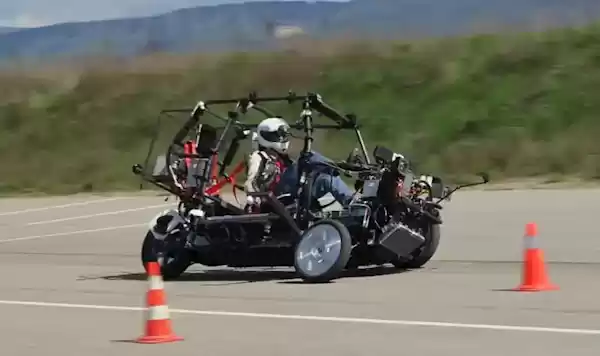 目标车速120km/h！法国推出脚蹬电动三轮车：能上高速