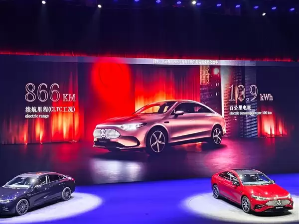 奔驰联手Momenta推出全新智驾系统：全新纯电CLA首搭