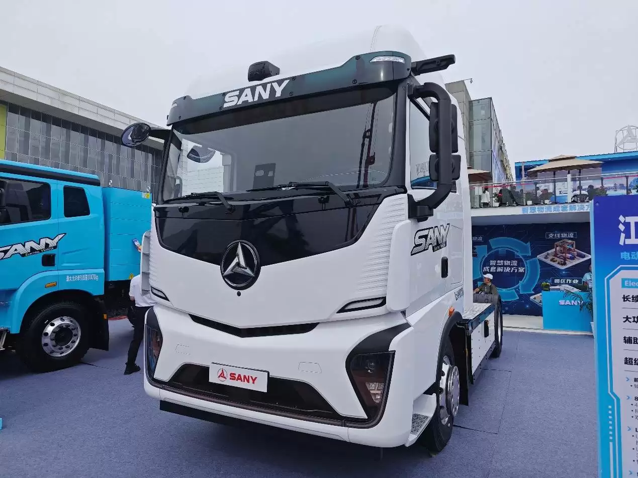 江山SE636驾驶室细节