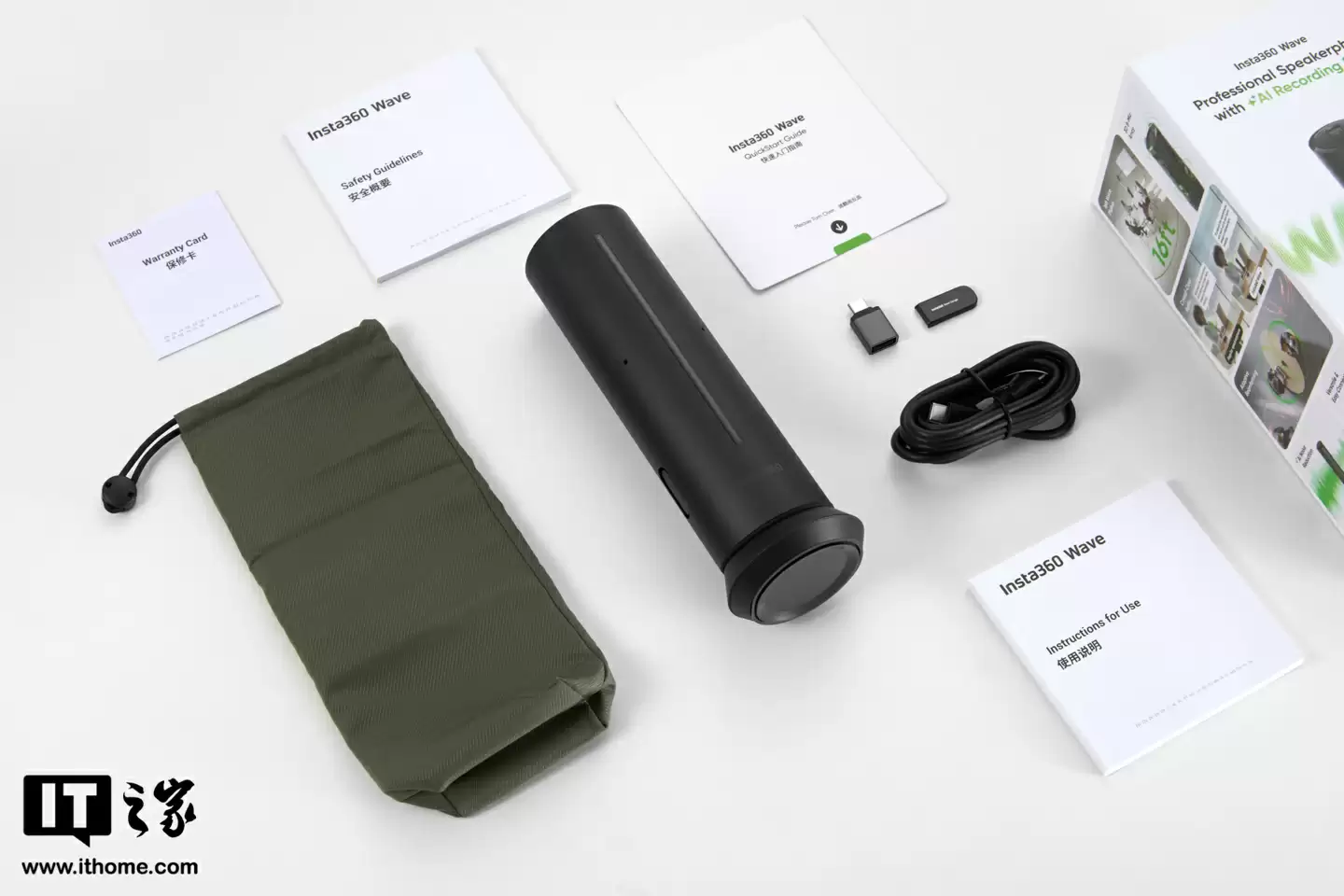 【IT之家开箱】影石首款 AI 录音全向麦克风 Insta360 Wave 图赏：“悬浮式”设计亮眼，底座配备隐藏式触屏