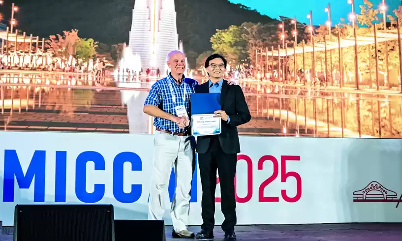 顶级学术会议MICCAI最高奖项披露，华人科学家首次获奖！