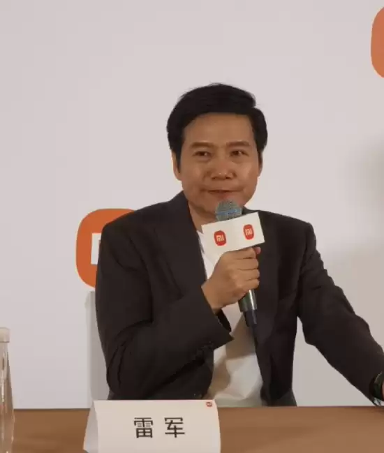 雷军：致敬行业先驱