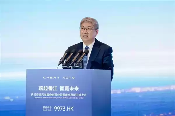 满头白发的尹同跃