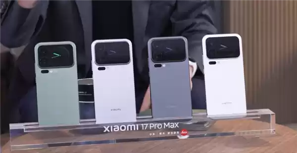 卢伟冰现场开箱小米17