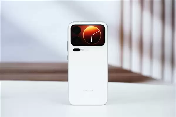 多一块屏对标iPhone