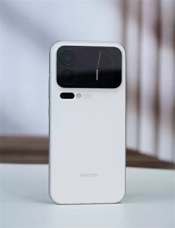 多一块屏对标iPhone