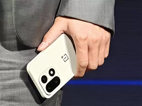 一加15首发165超高帧