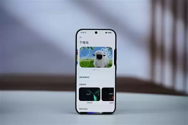 妙享背屏秒变游戏掌机!小米17 Pro图赏