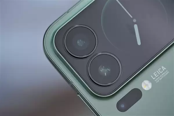 妙享背屏秒变游戏掌机!小米17 Pro图赏