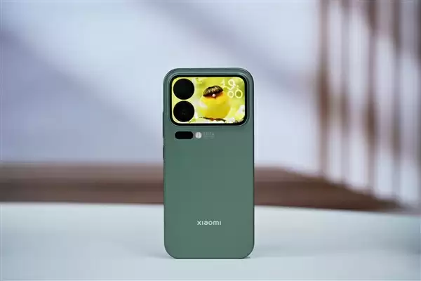 妙享背屏秒变游戏掌机!小米17 Pro图赏